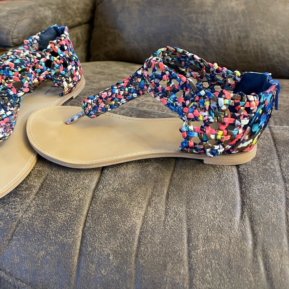 Shi by Journeys Sandals - Picture 5 of 5